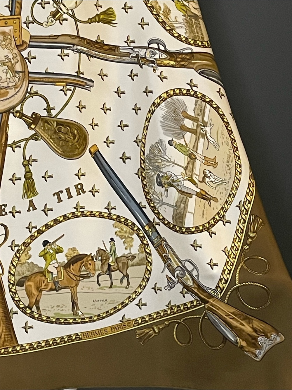 Hermes Silk Scarf 90 35  La Chasse a Tir Desgned by Ledoux Excellent Condition - Picture 7 of 10